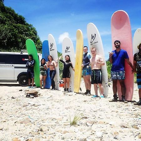 فندق Tropical Surf House Okinawa أونا المظهر الخارجي الصورة