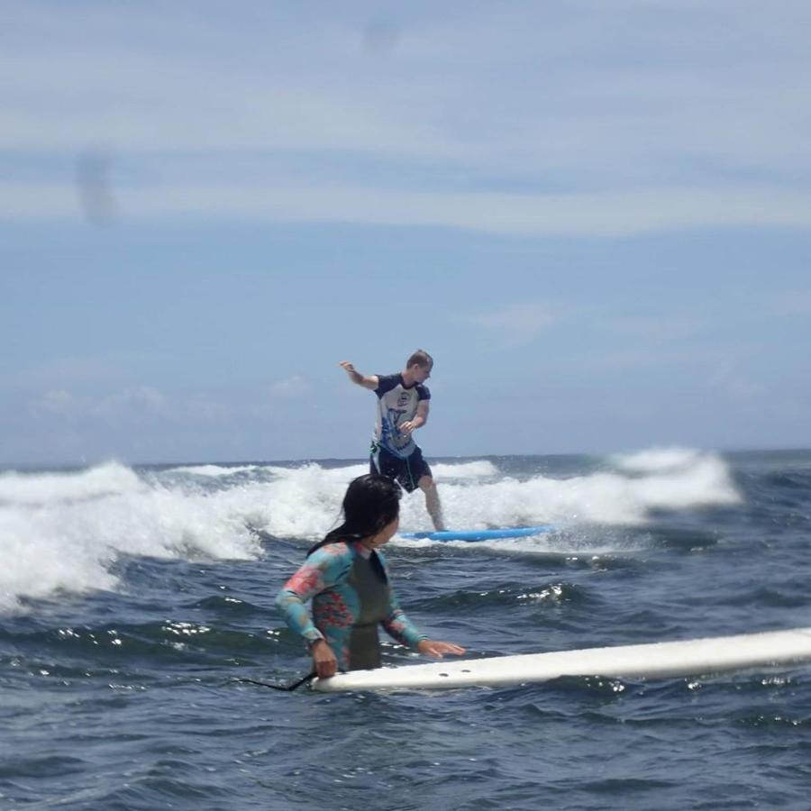 فندق Tropical Surf House Okinawa أونا المظهر الخارجي الصورة