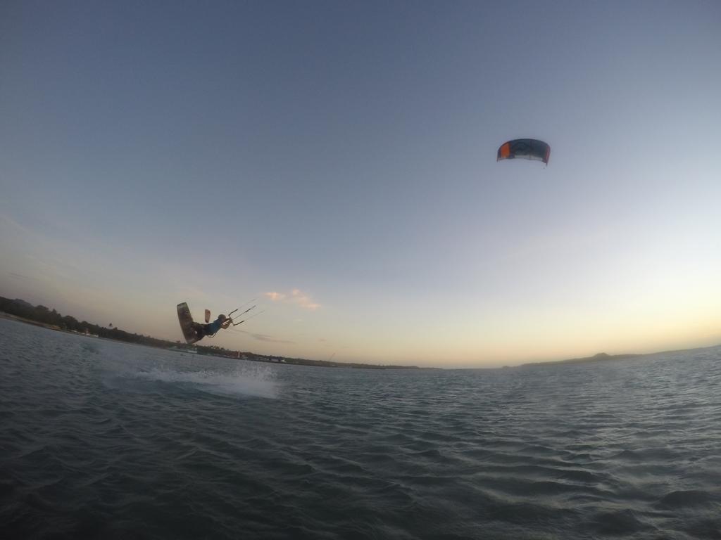 فندق Tropical Surf House Okinawa أونا المظهر الخارجي الصورة