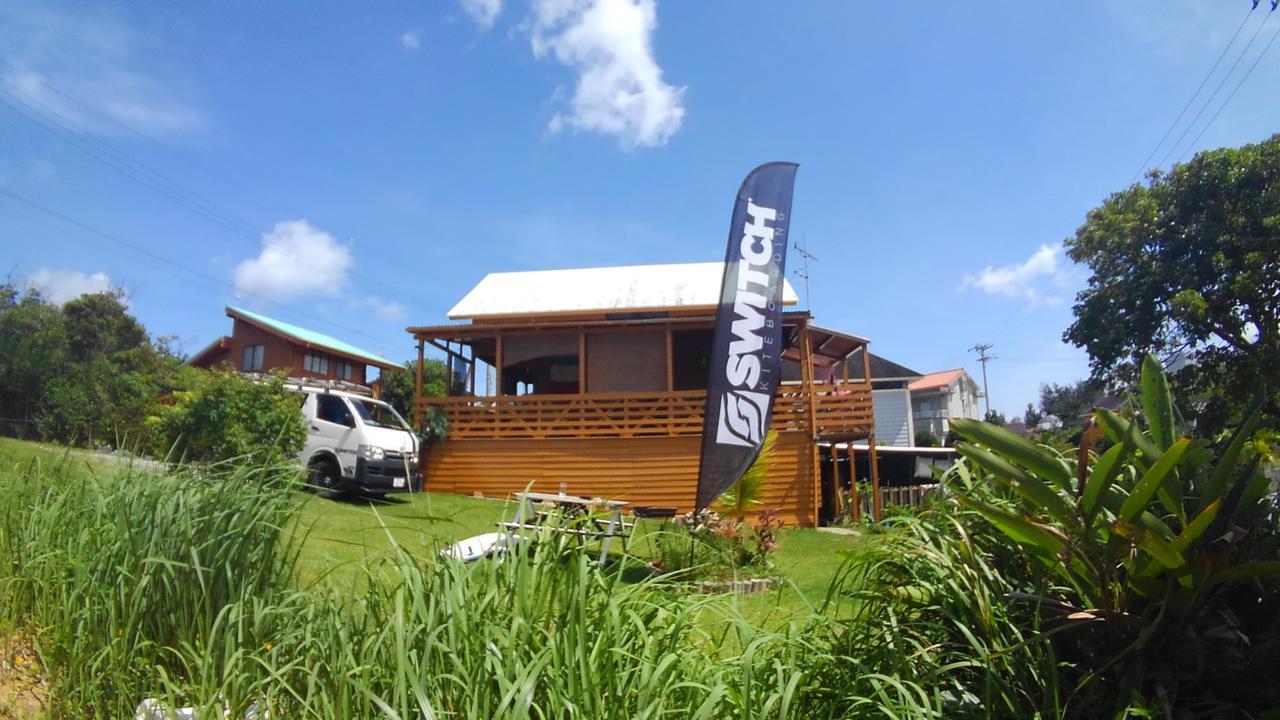 فندق Tropical Surf House Okinawa أونا المظهر الخارجي الصورة